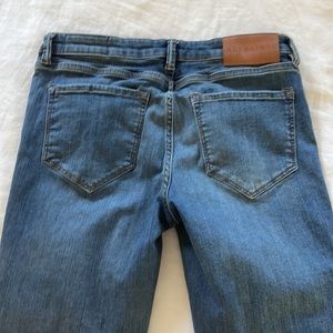 Allsaints mid rise skinny stretch jeans in soft washed denim (med size 6-8)